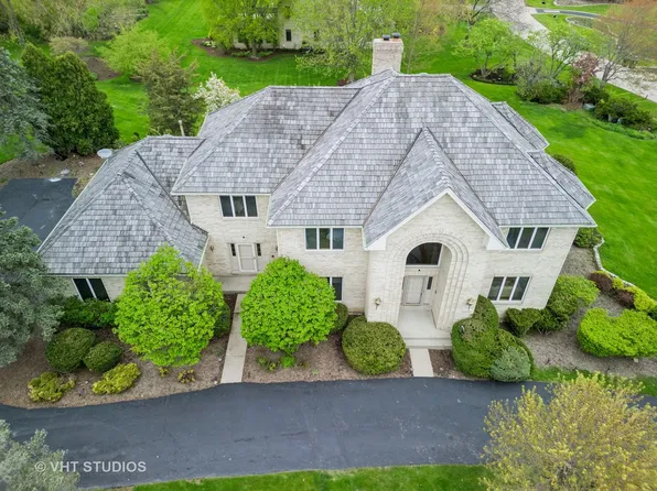 6245 Pine Tree Dr, Long Grove, IL 60047