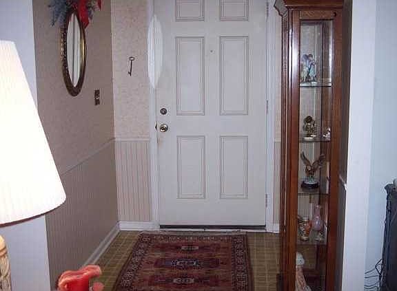 5th image of 2107 W Village Dr