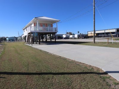 189 Oak St, Grand Isle, LA, 70358