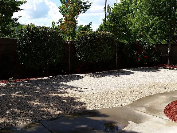 3rd image of 3288 Stonehurst Dr