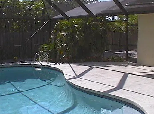 6050 Amberwoods Dr — Photo 2