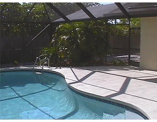 Building Photo - 6050 Amberwoods Dr
