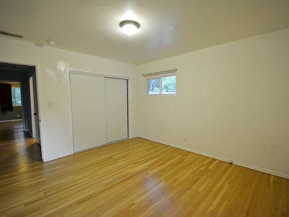 4th image of 3700 Glenwood Ave