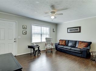 5202 Foxburrow Rd, Greensboro, NC 27406