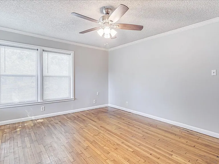 6046 Hugo Dr — Photo 22