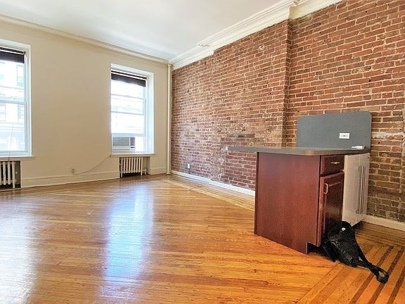 2nd image of 40 W 85th St #3A