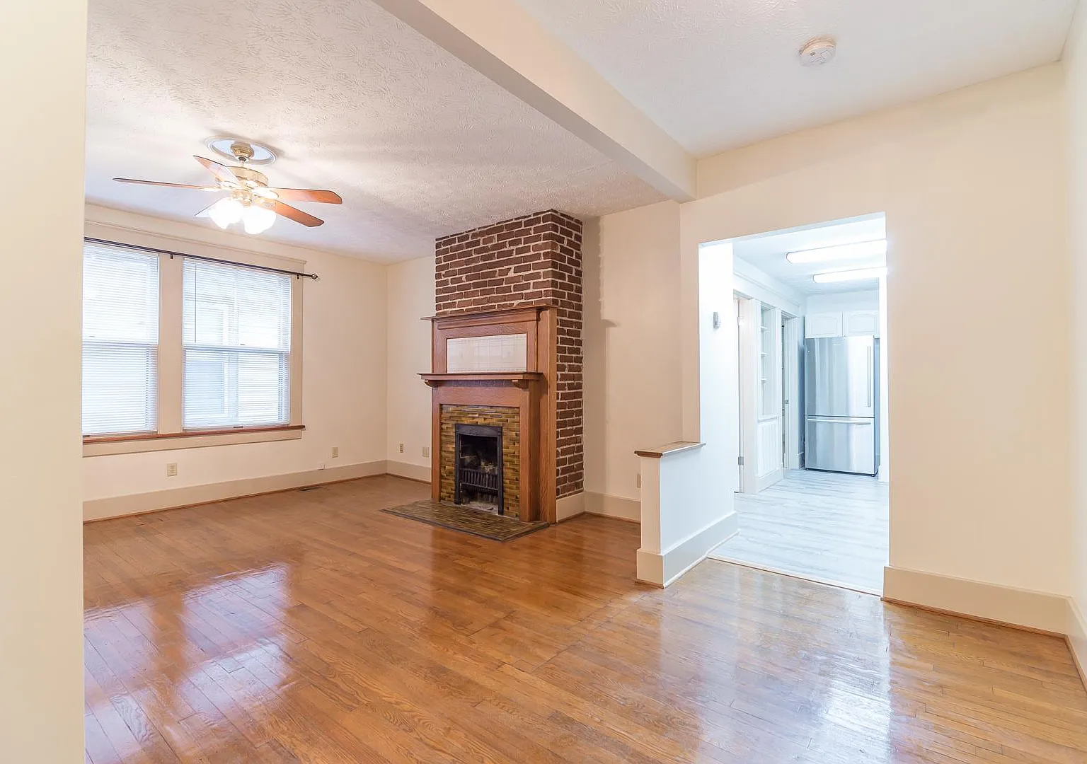 2 bed, 1200 sqft, $1,850 — Photo 1