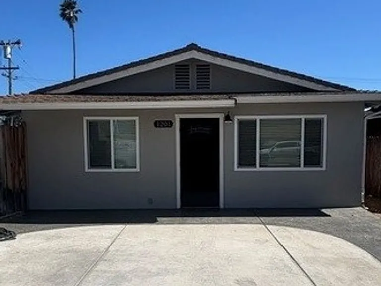 1201 Russ Ct — Photo 1