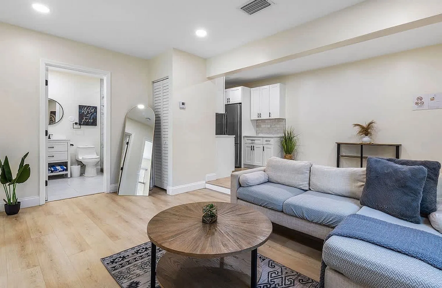 2 bed, 1.0 bath, $5,766 — Photo 4