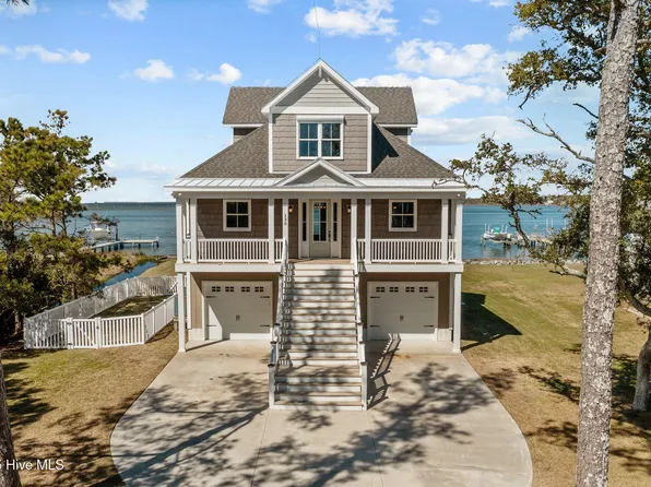 130 Maxwell Drive, Harkers Island, NC 28531