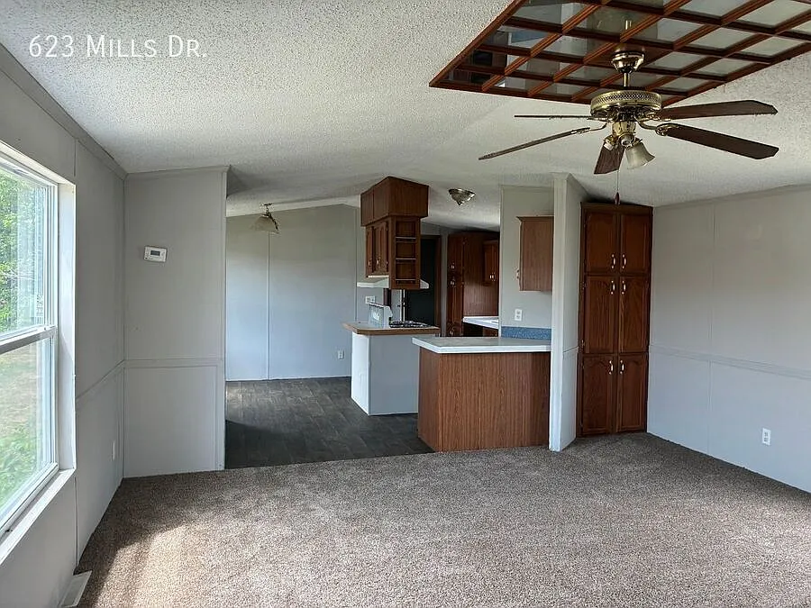 623 Mills Dr