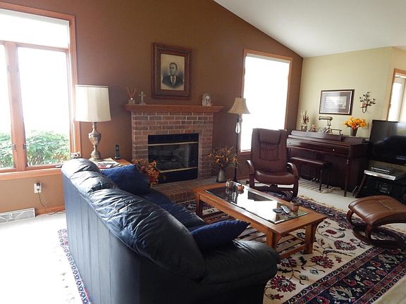2nd image of 2022 Mount Vernon Dr