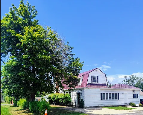 3 bed, 3600 sqft, $2,495 — Photo 3