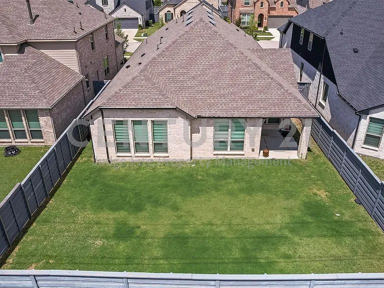 536 Cedarwood St — Photo 35