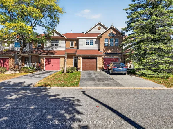 12 Kalbrook St, Ottawa, ON K2T 1A8