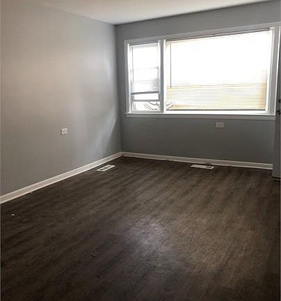 4th image of 8117 S Commercial Ave #1