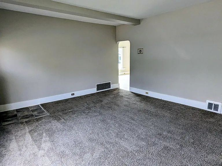 2400 11th St SW — Photo 6