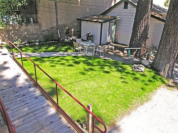 3rd image of 2516 Lake Tahoe Blvd