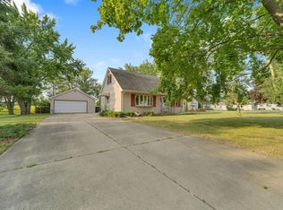 8431 12th Pl, Kenosha, WI 53144