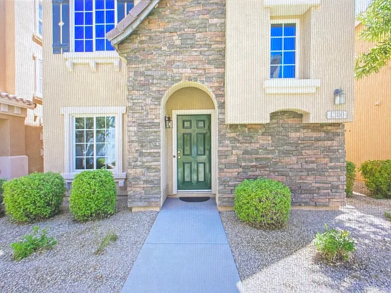 E Jasper Dr — Photo 2