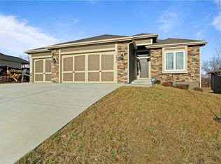 213 S Marimack Dr, Kearney, MO 64060