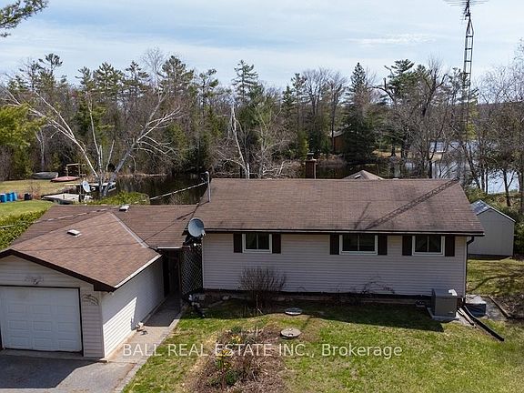 3rd image of 2137 Chipmunk Rd