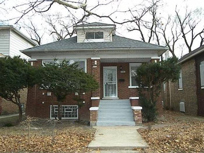 1st image of 7741 S Crandon Ave