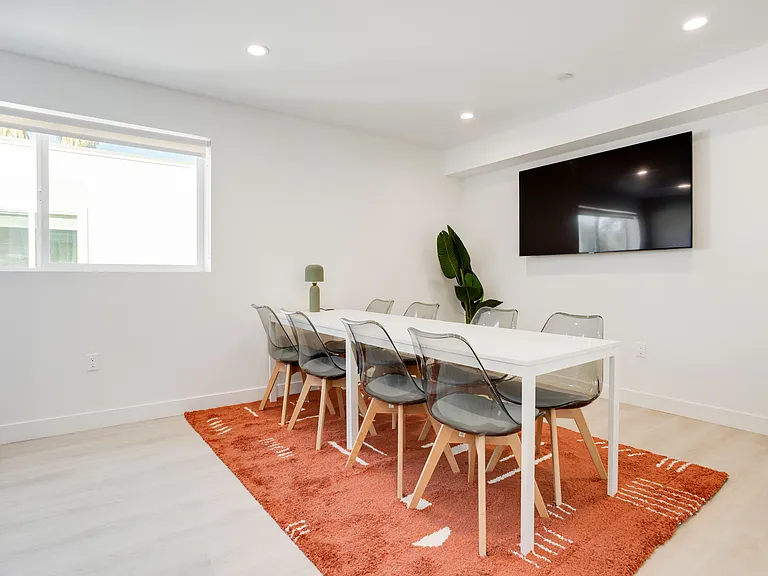 1224 W 37th Pl — Photo 34