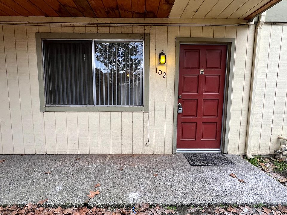1st image of 1351 N Wishon Ave APT 102
