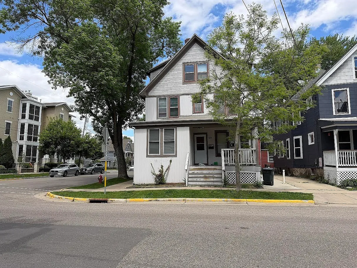 4 bed, 1000 sqft, $2,250 — Photo 1