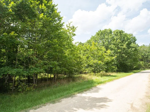 384 Hideaway Dr, Trinity, TX 75862