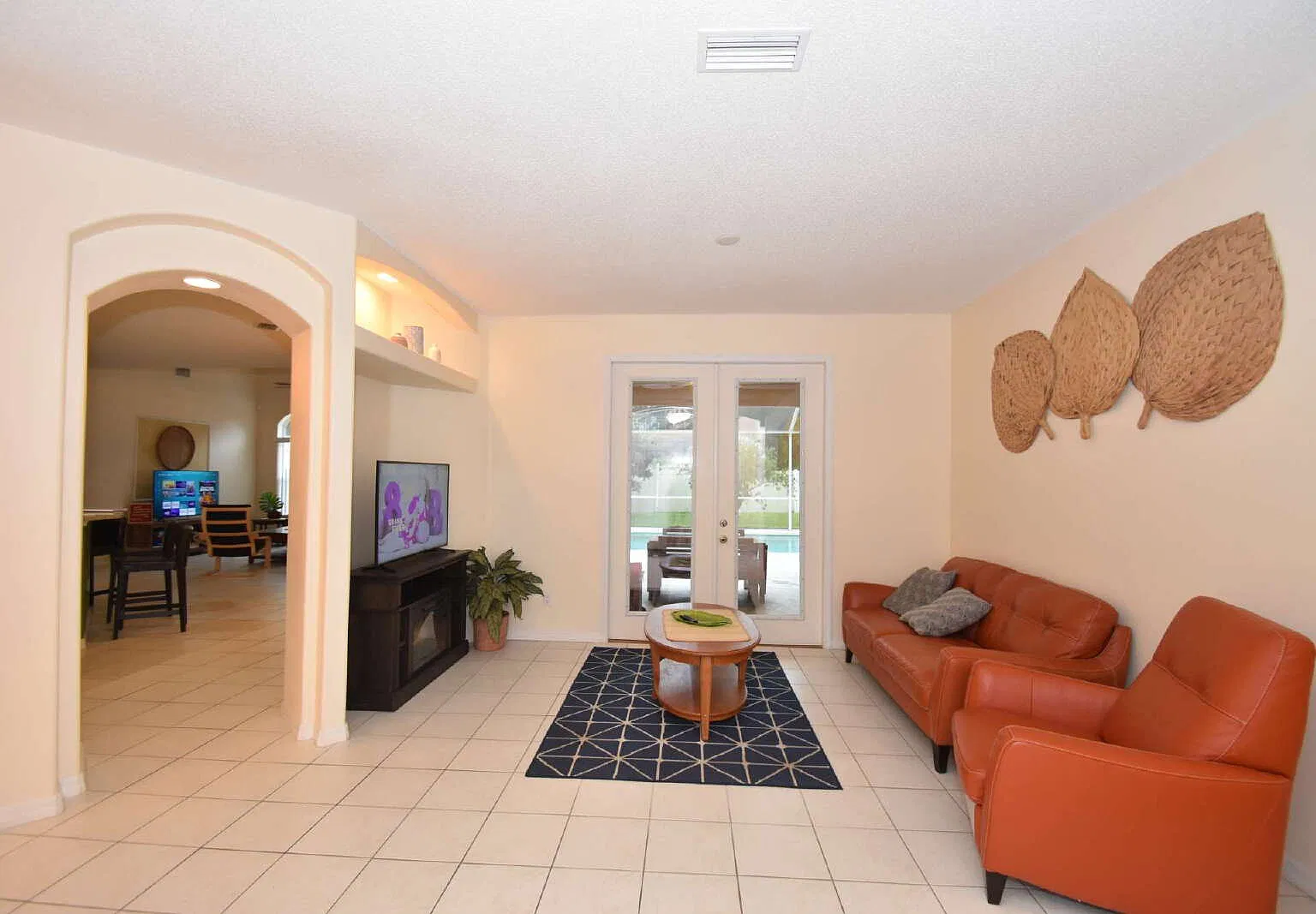 3 bed, 2.0 bath, 2194 sqft, $3,200 — Photo 4