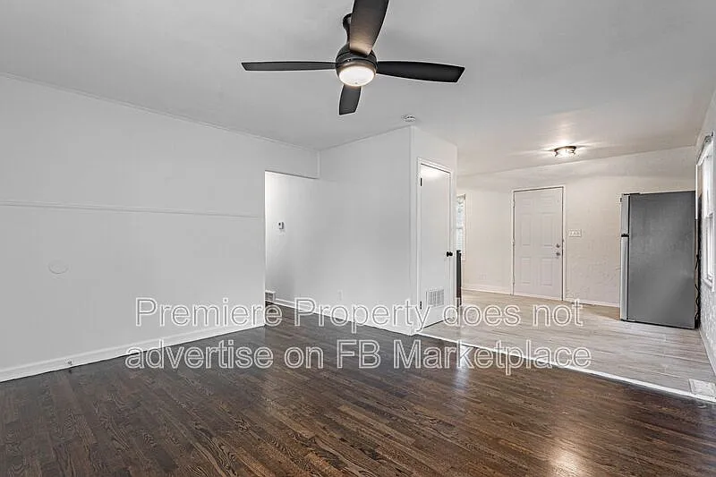 3 bed, 1.0 bath, 915 sqft, $1,350 — Photo 3