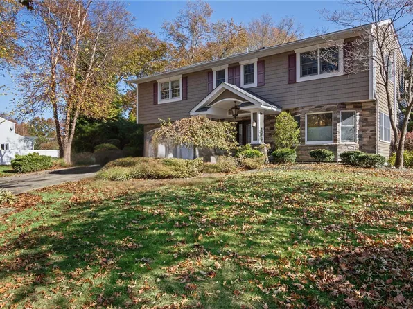 17 Glenmere Lane, Commack, NY 11725