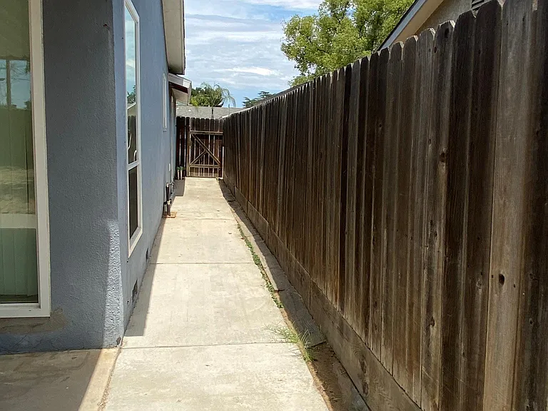 2574 Harvard Ave — Photo 22
