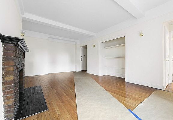 4th image of 237 E 20th St APT 6F