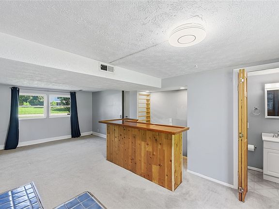 5th image of 487 Brunswick Dr