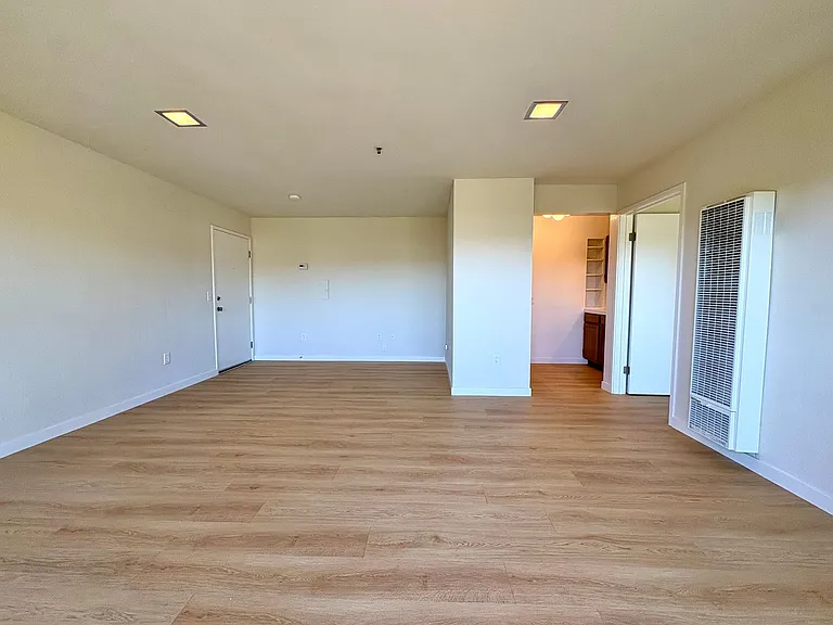 28 Gomez Way #14 — Photo 8