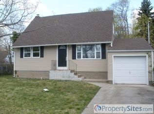 77 Kobb Blvd, West Islip, NY 11795
