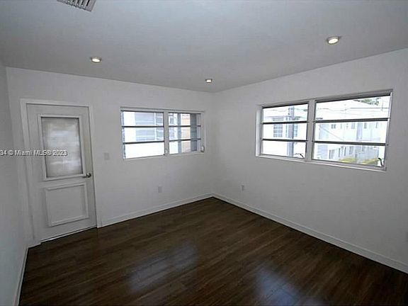 3rd image of 818 Meridian Ave APT 9