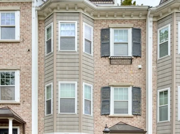 38 Johnson St, Worcester, MA 01604