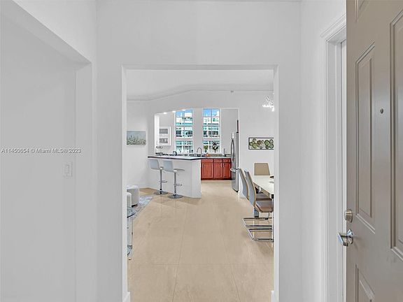 2nd image of 3001 NE 185th St APT 613
