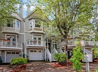 12 SW Gibbs St, Portland, OR 97239