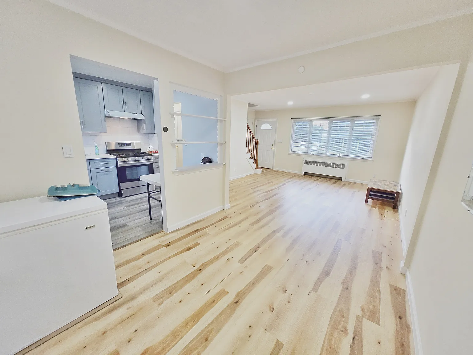 4 bed, 1201 sqft, $4,650 — Photo 3