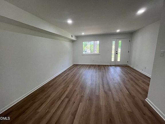 3rd image of 708 Hawes Ct