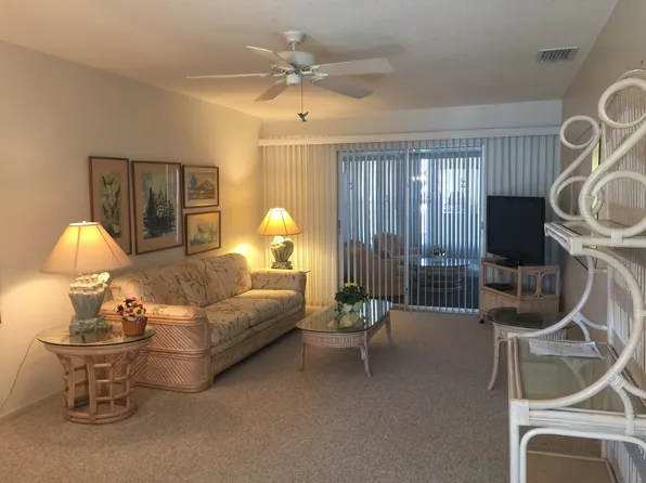 2740 Golf Course Dr #115, Sarasota, FL 34234