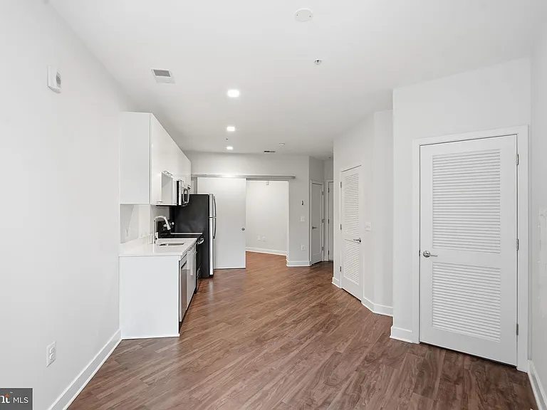 989 S Buchanan St #308 — Photo 8