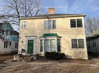 857 Jackson St #B, Oshkosh, WI 54901