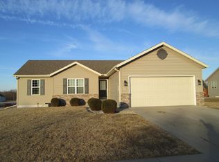 894 Stonefield Dr, Edgerton, WI 53534