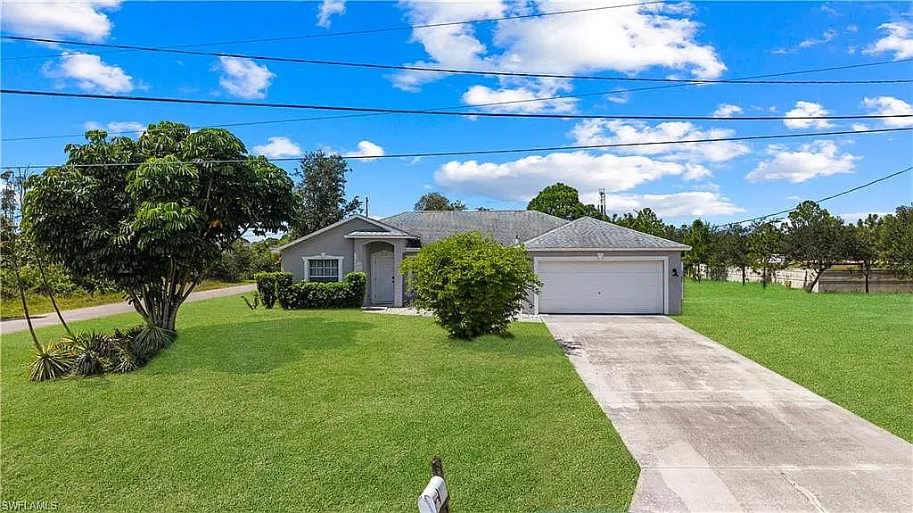 3 bed, 2.0 bath, 1589 sqft, $2,295 — Photo 1